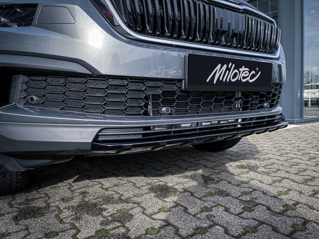 Unterfahrschutz-Blende schwarz Klavierlack, passend für Kodiaq Facelift